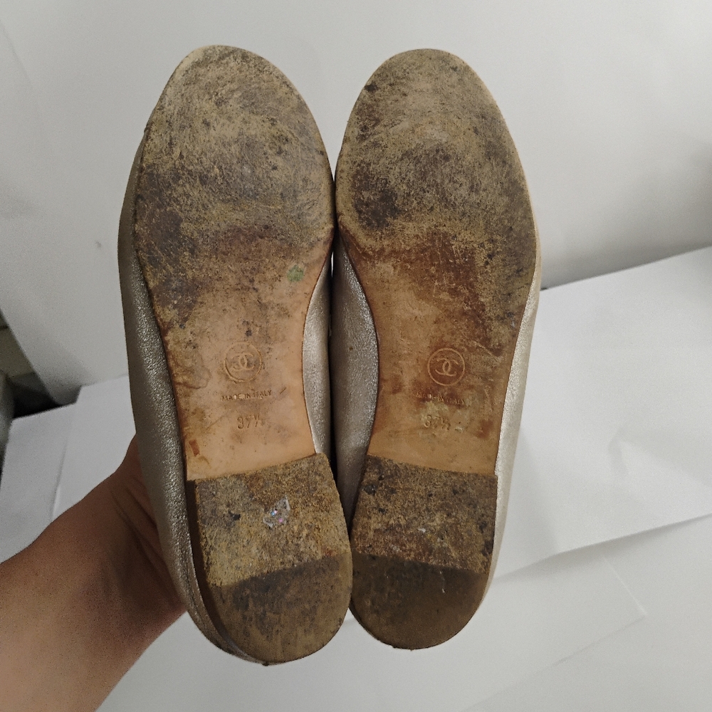 Chanel Flats metallic leather iconic shoes - Picture 2 of 16